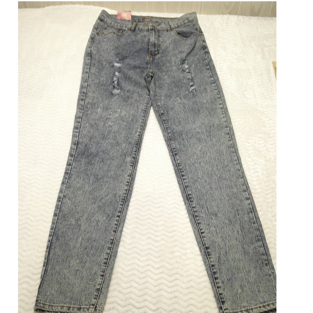 AQ American Quality Women's Jeans Size 16 NWT Distressed Acid Wash Straight Leg